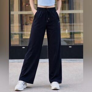 Wide-Leg Drawstring Pants - Black
